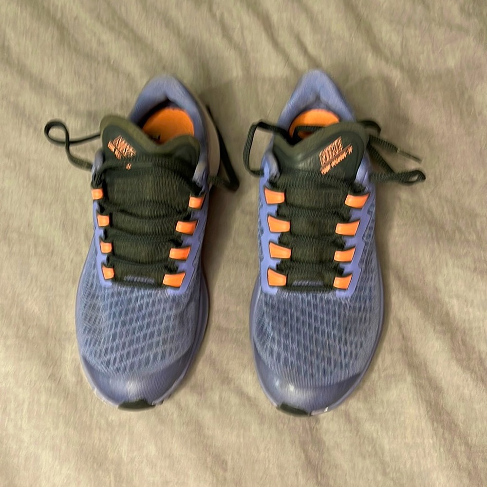 Nike sneakers, kids size 4, like new